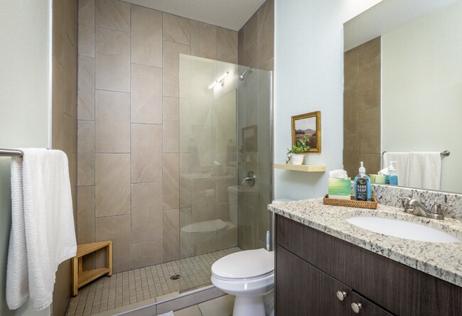 Building Photo - 1 Bed Luxury Apartment near Garden of the Gods