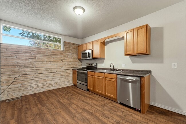 Building Photo - 202 3rd Ave SW