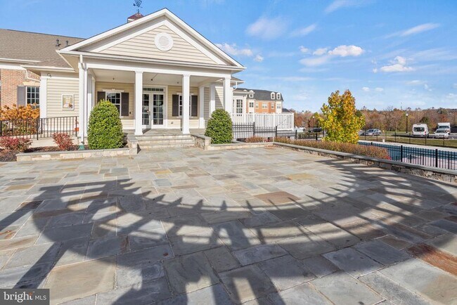 Building Photo - 7086 Executive Way