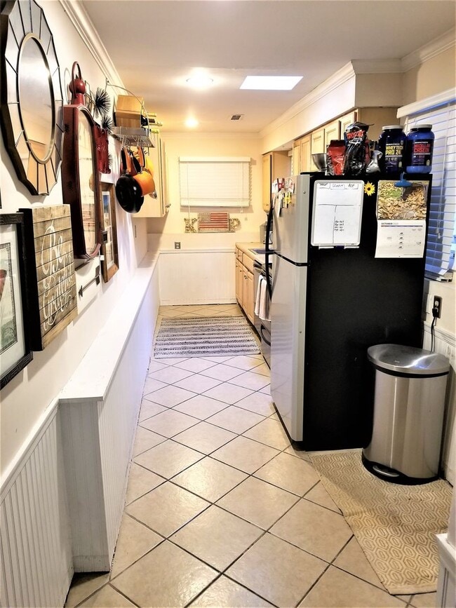 Building Photo - Quaint & Cozy 2 BR 2 BA in Fells Point/Canton Neighborhood Overlooking River