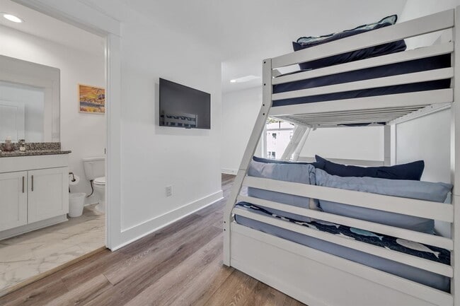 Building Photo - Furnished Beach Rental Paradise