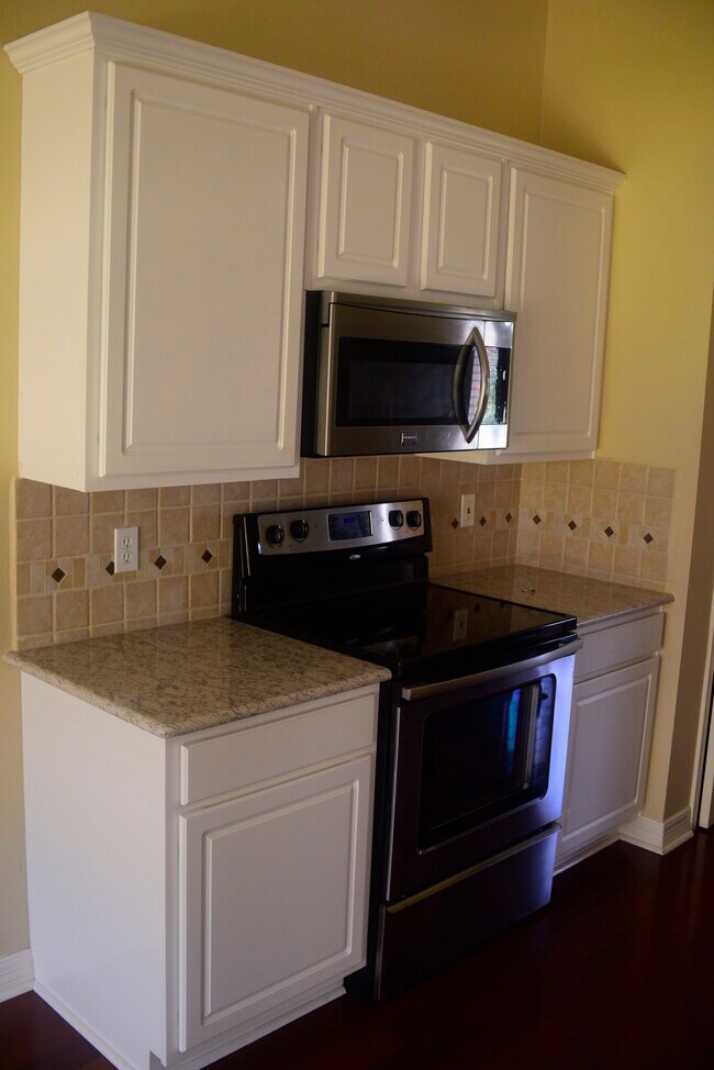 Building Photo - 122 Palisade Ln