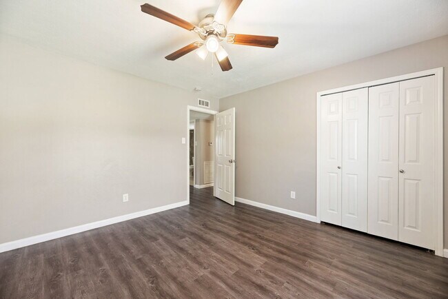 Building Photo - 17615 Autumn Hills Dr