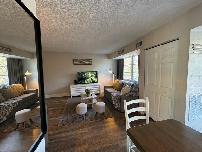 Building Photo - 3315 58th Ave S