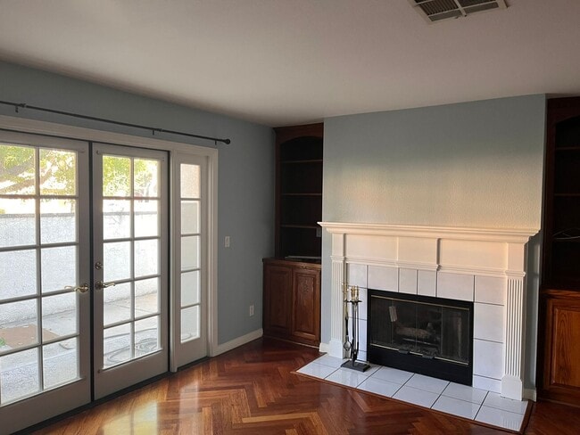 Building Photo - Canyon Crest 3bd/2.5ba Townhouse