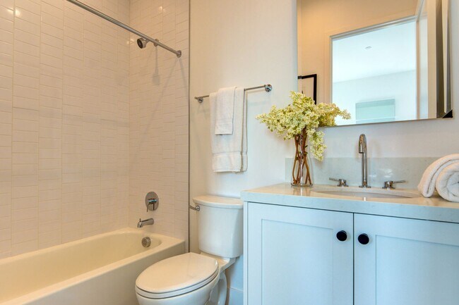 Building Photo - Fantastic 2 Story Farm House style Home with 4 Bedrooms and 3 Baths in Mid City area