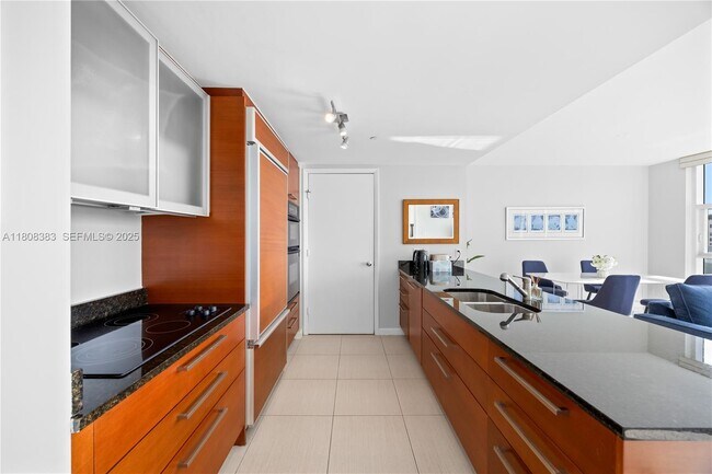 Building Photo - 1830 S Ocean Dr