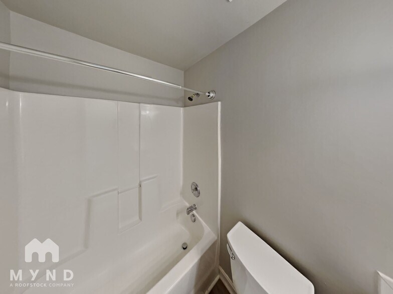 Building Photo - 2006 Harrison Park Dr