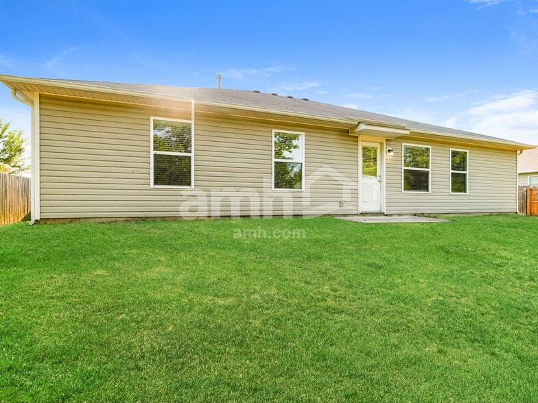 Building Photo - 7405 S Elder Ave