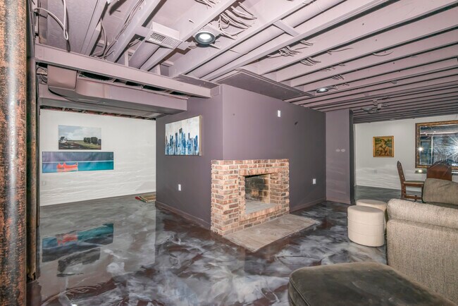 Building Photo - MCM Ranch : Modern 5BR Near Henry Ford & McLaren