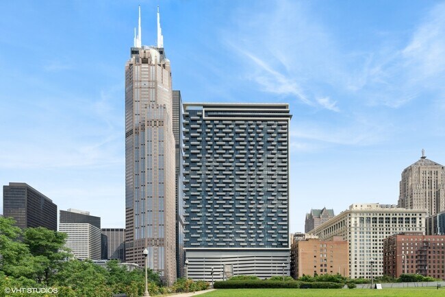Primary Photo - 235 W Van Buren St