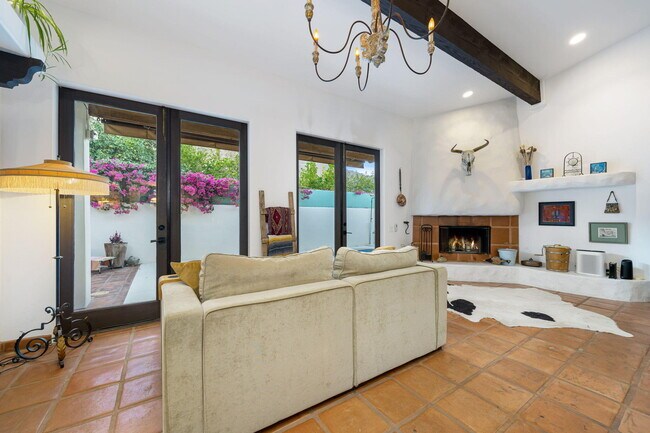 Building Photo - 53845 Avenida Cortez