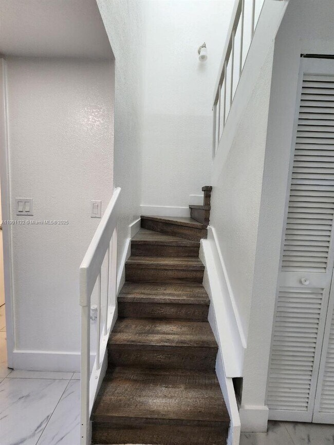 Building Photo - 5100 W 12th Ln