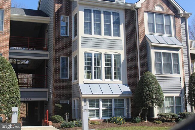 Building Photo - 2709 Summerview Way