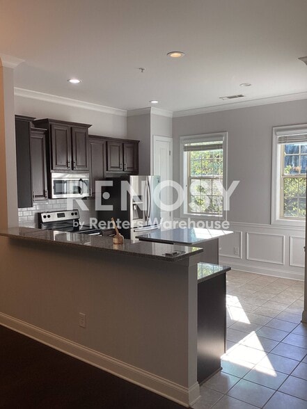 Building Photo - 2422 Tenor Ln