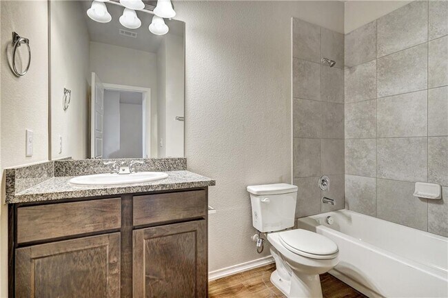 Building Photo - 1703 Davidson Rnch Dr