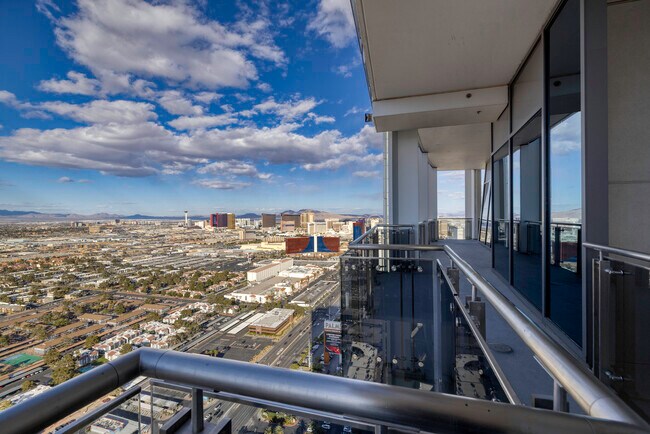 Building Photo - 4381 W Flamingo Rd