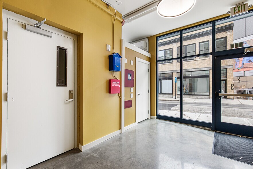 Building Photo - 123 Friendship St