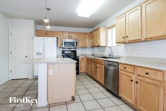Building Photo - 17558 W Calavar Rd
