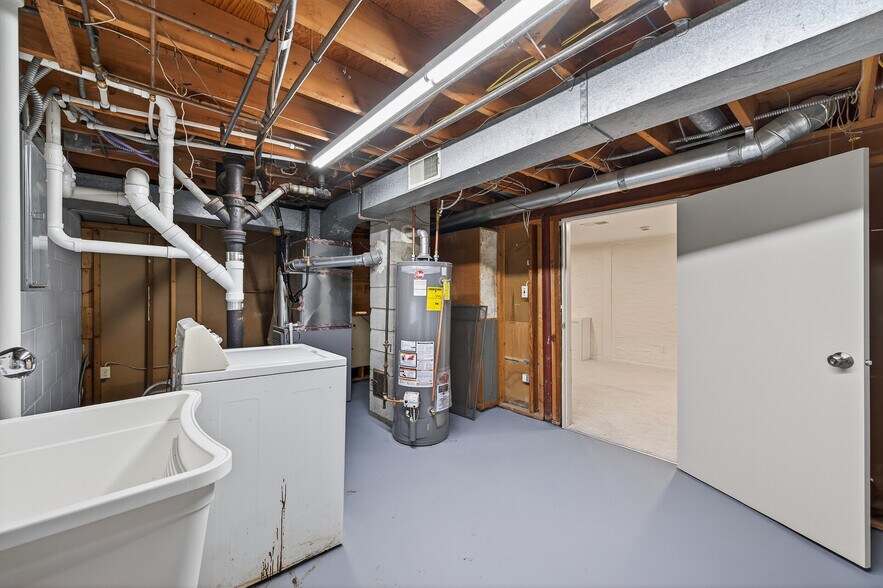 Building Photo - 1205 8th Ave S