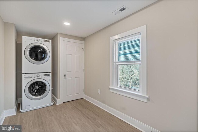 Building Photo - 57 S Limekiln Pike