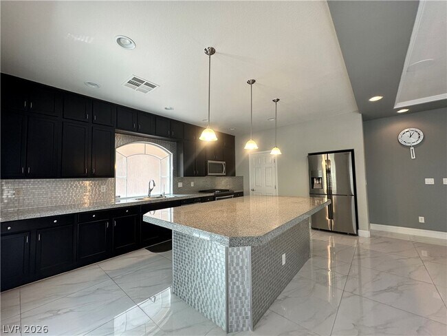 Building Photo - 5937 Gordon Creek Ave