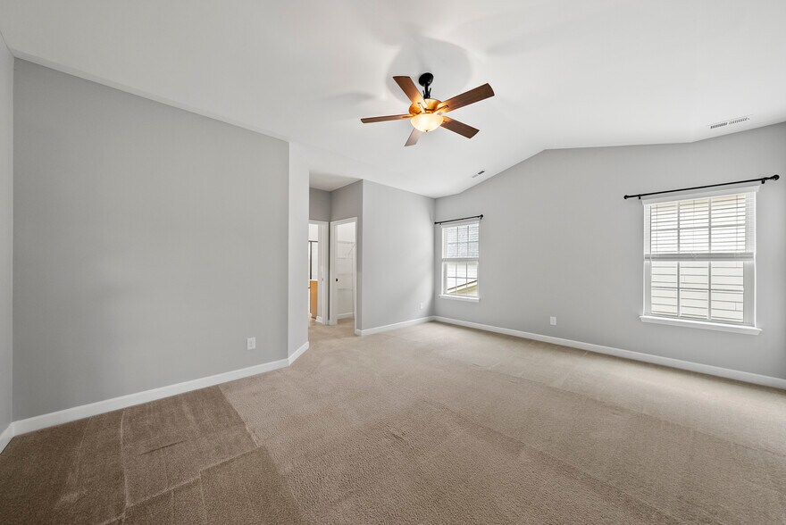 Building Photo - 1004 Crinoline Ln