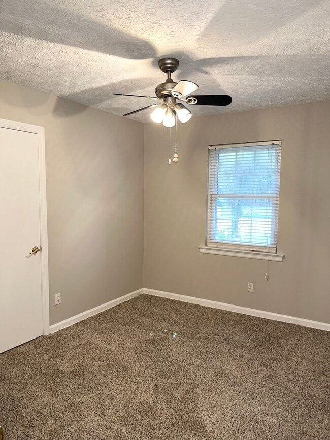 Building Photo - Wilmington Island- 3 Bedroom Home