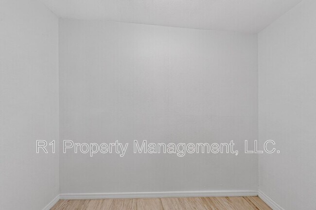 Building Photo - 823 San Lorenzo Ave NW