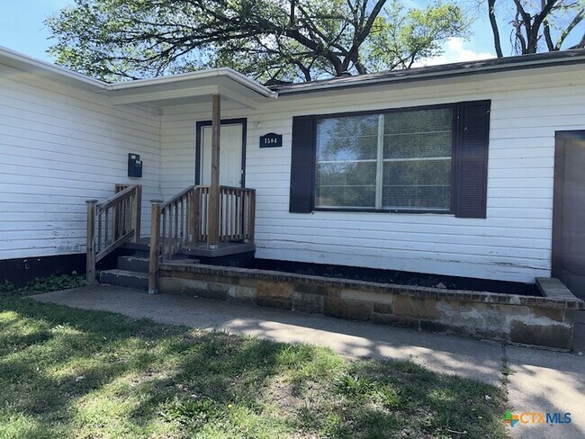 Building Photo - 1504 Redondo Dr