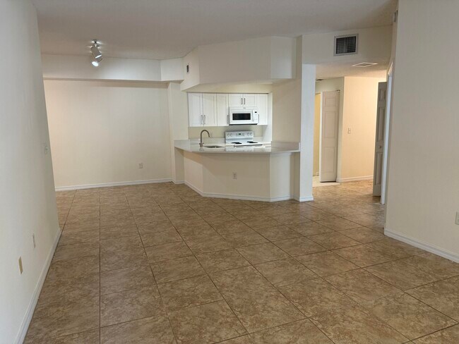 Building Photo - 3020 Alcazar Pl