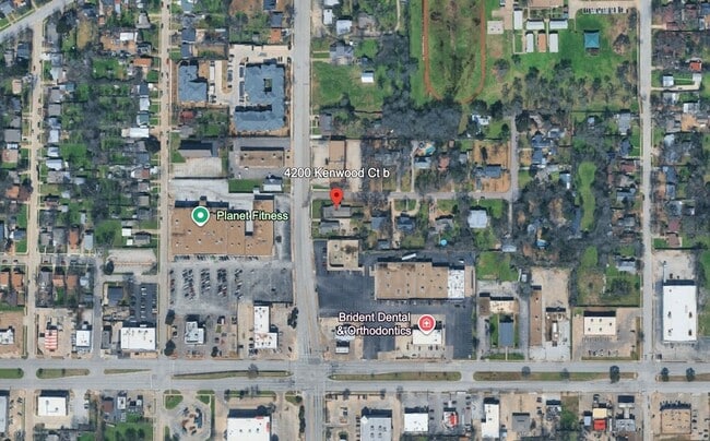 Building Photo - 4200 Kenwood Ct