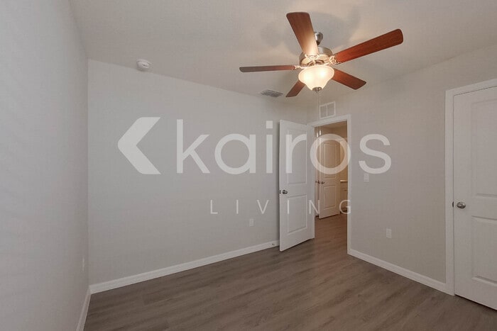 Building Photo - 8611 SW 44th Ct