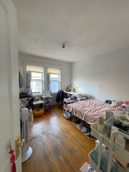 Building Photo - 44 Chetwynd Rd