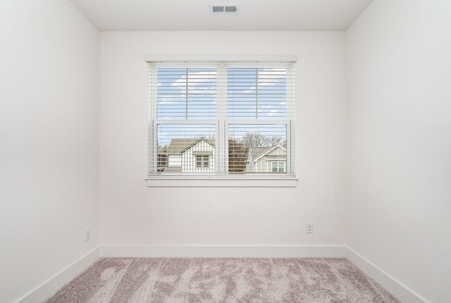 Building Photo - 728 Caraway Ln