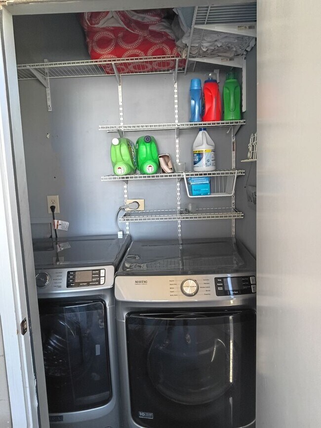 Building Photo - Golf Colony VII