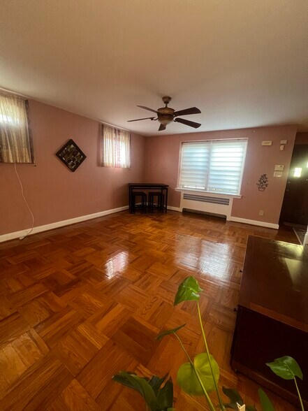 Building Photo - 3339 Oakmont St