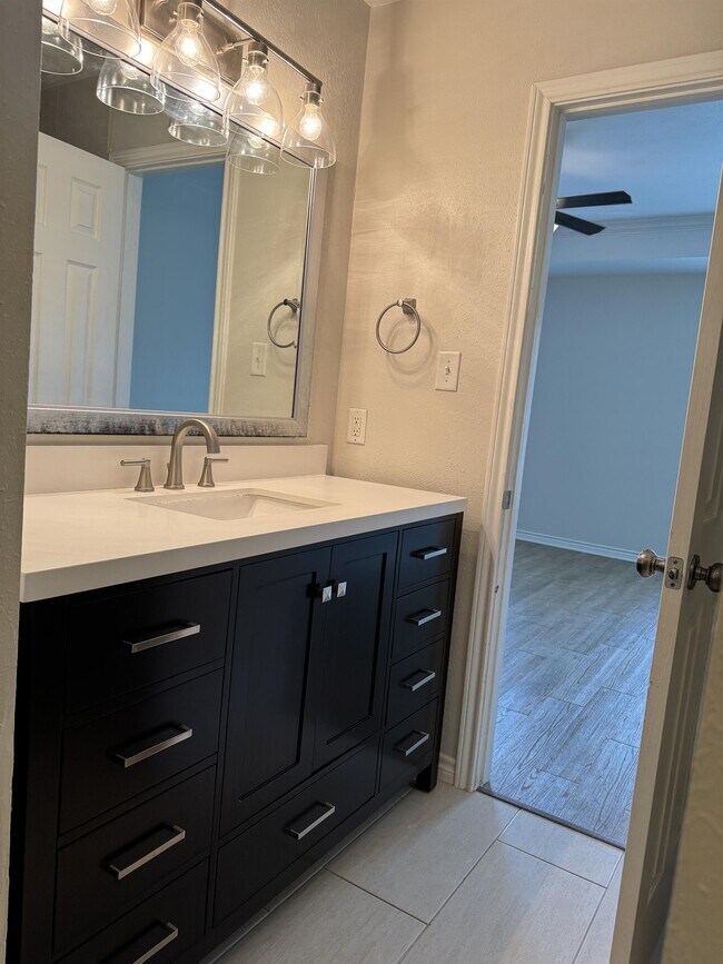 Building Photo - 225 Karten Ln