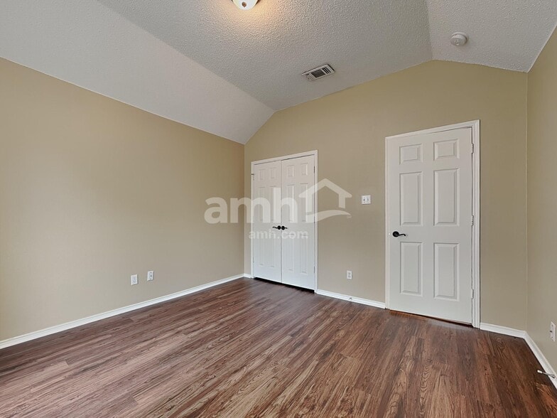 Building Photo - 7312 Glen Dr