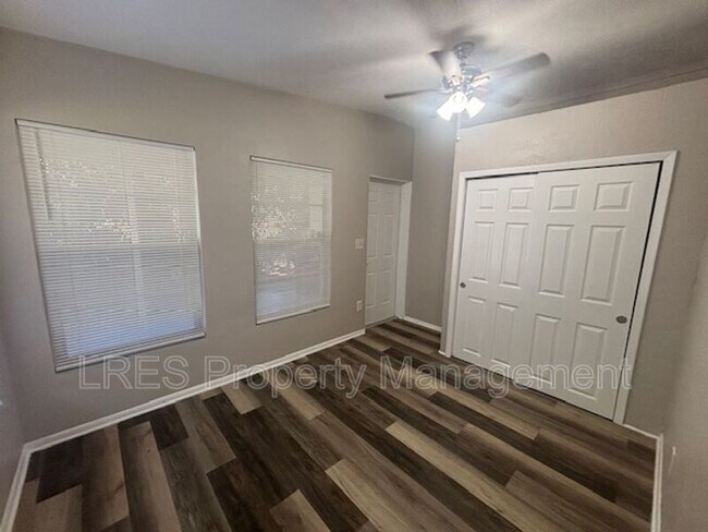 Building Photo - 314 Nanette Dr