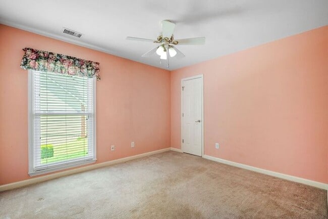 Building Photo - 1115 Burlington Ct