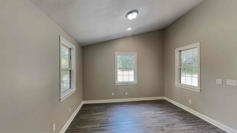 Building Photo - 1924 Pontiac Ave