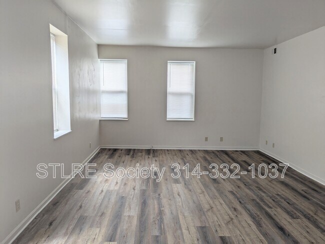 Building Photo - 2707 Russell Blvd