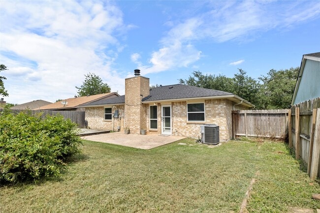 Building Photo - 10219 Staghill Dr