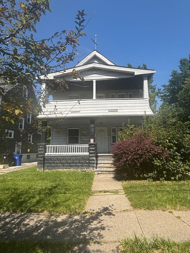 Primary Photo - Cleveland East Side 2 bedroom down