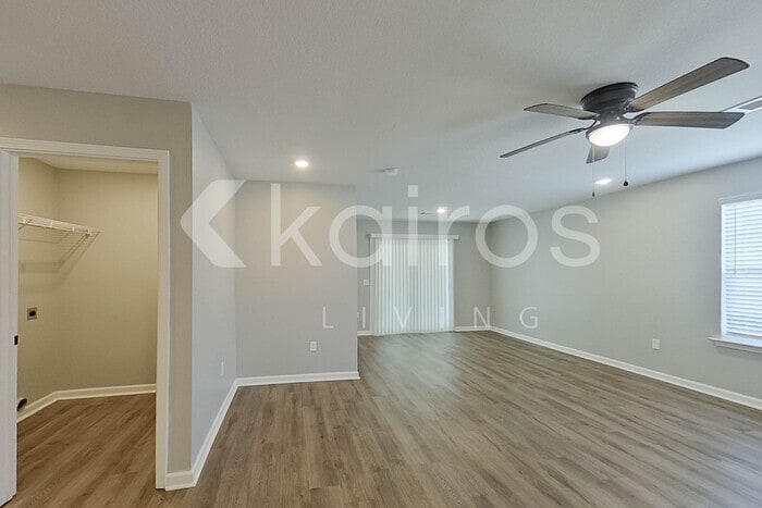 Building Photo - 156 Cottage Grove Rd