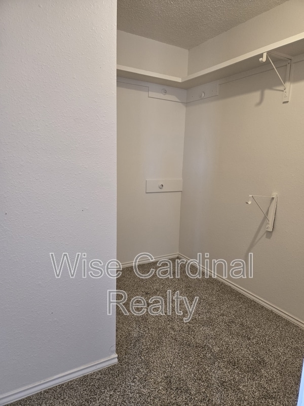 Building Photo - 5709 Auburn Dr