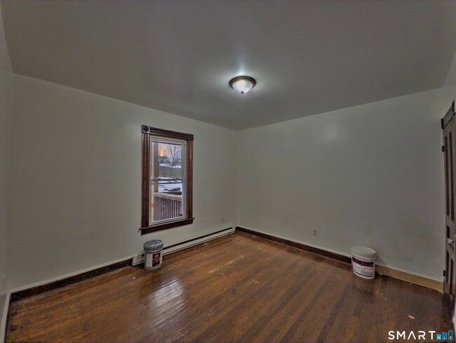 Building Photo - 64 Wood St