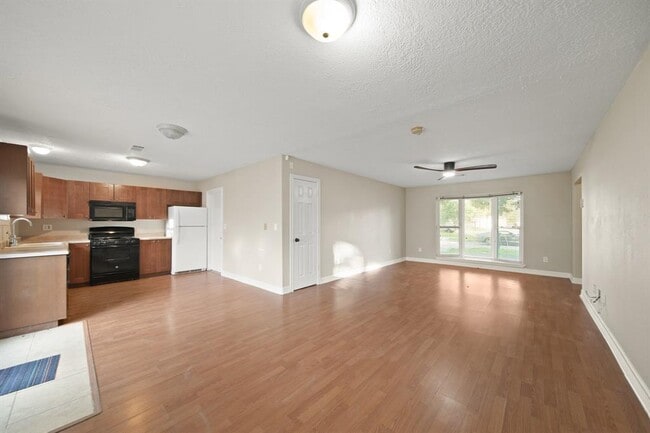 Building Photo - 506 Brendon Park Ln