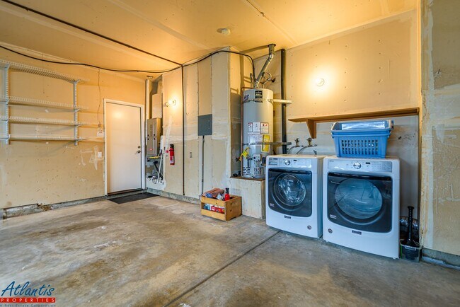 Building Photo - Gorgeous Home | Remodeled | Desirable Location